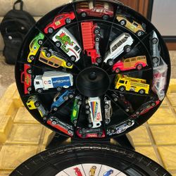 HOT WHEELS CASE WITH 24 VINTAGE CARS