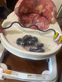 Like new babytrend walker. Available until Friday!