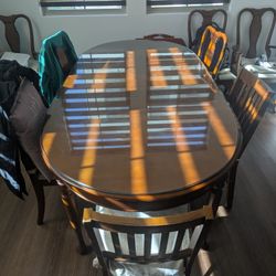 Dinning Table With Glass Top And 8 Chairs