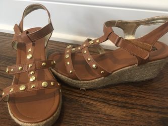 Michael Kors size 2 very gently used pumps shoes