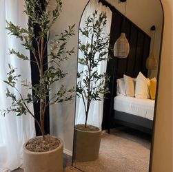 Unused 65”x24” Arched High Definition view Aluminum Alloy Frame Standing Floor Mirror for sale. Black