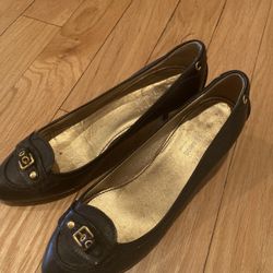 The car shoe black kitten heels 