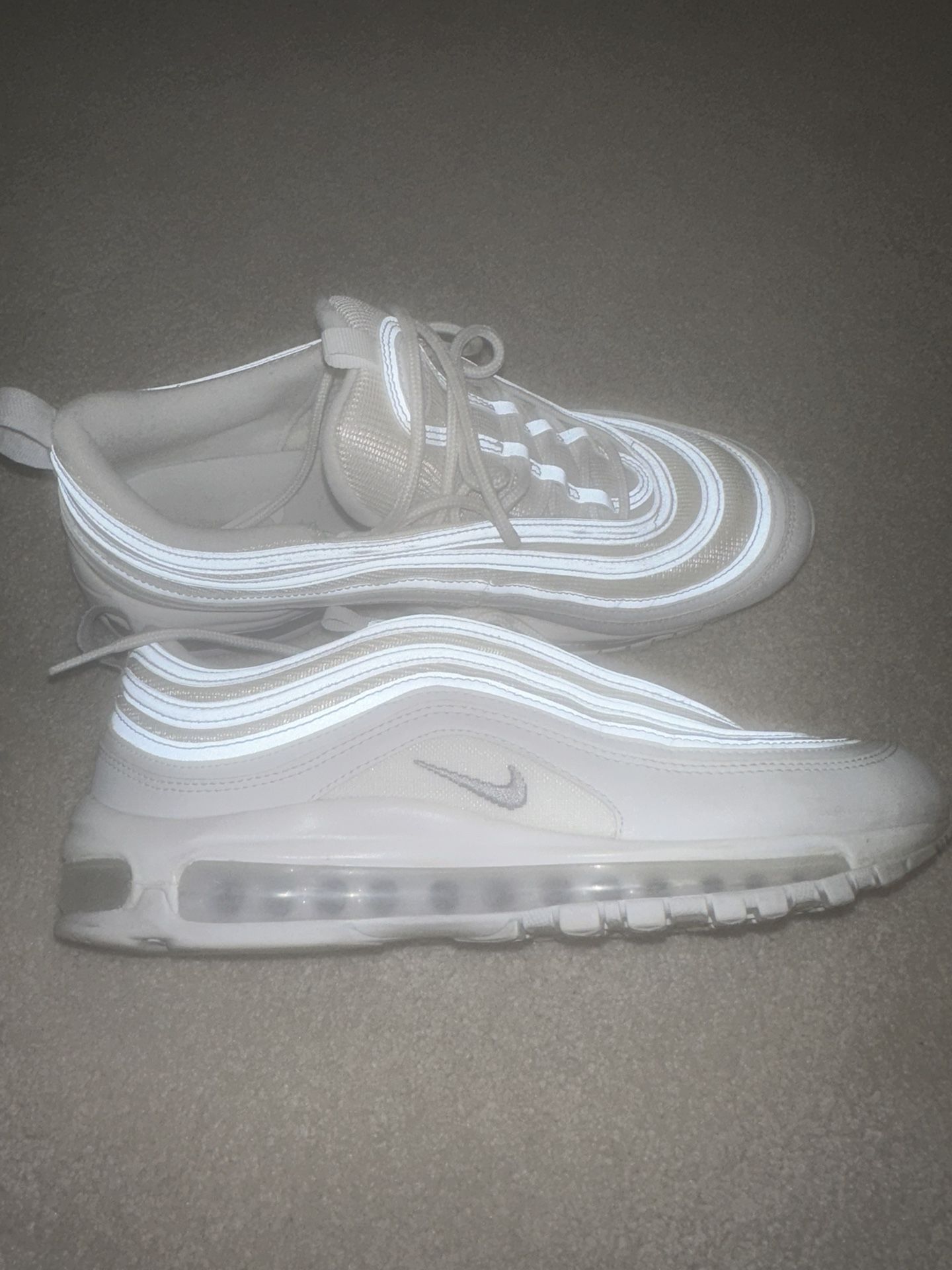 Men’s White Nike Shoe 