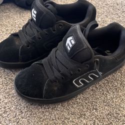Etnies shoes 