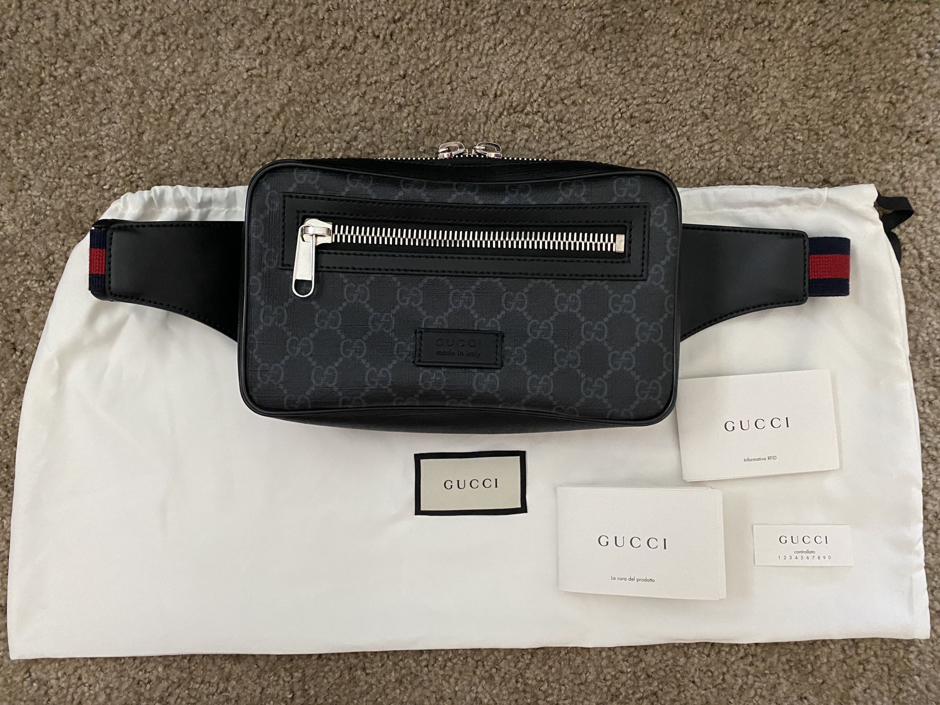 Gucci black n grey GG supreme belt-bag
