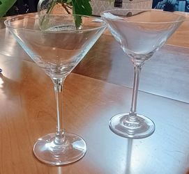 Like-New Schott Zwiesel Crystal Martini Glasses (Set of 2) – Sur La Table