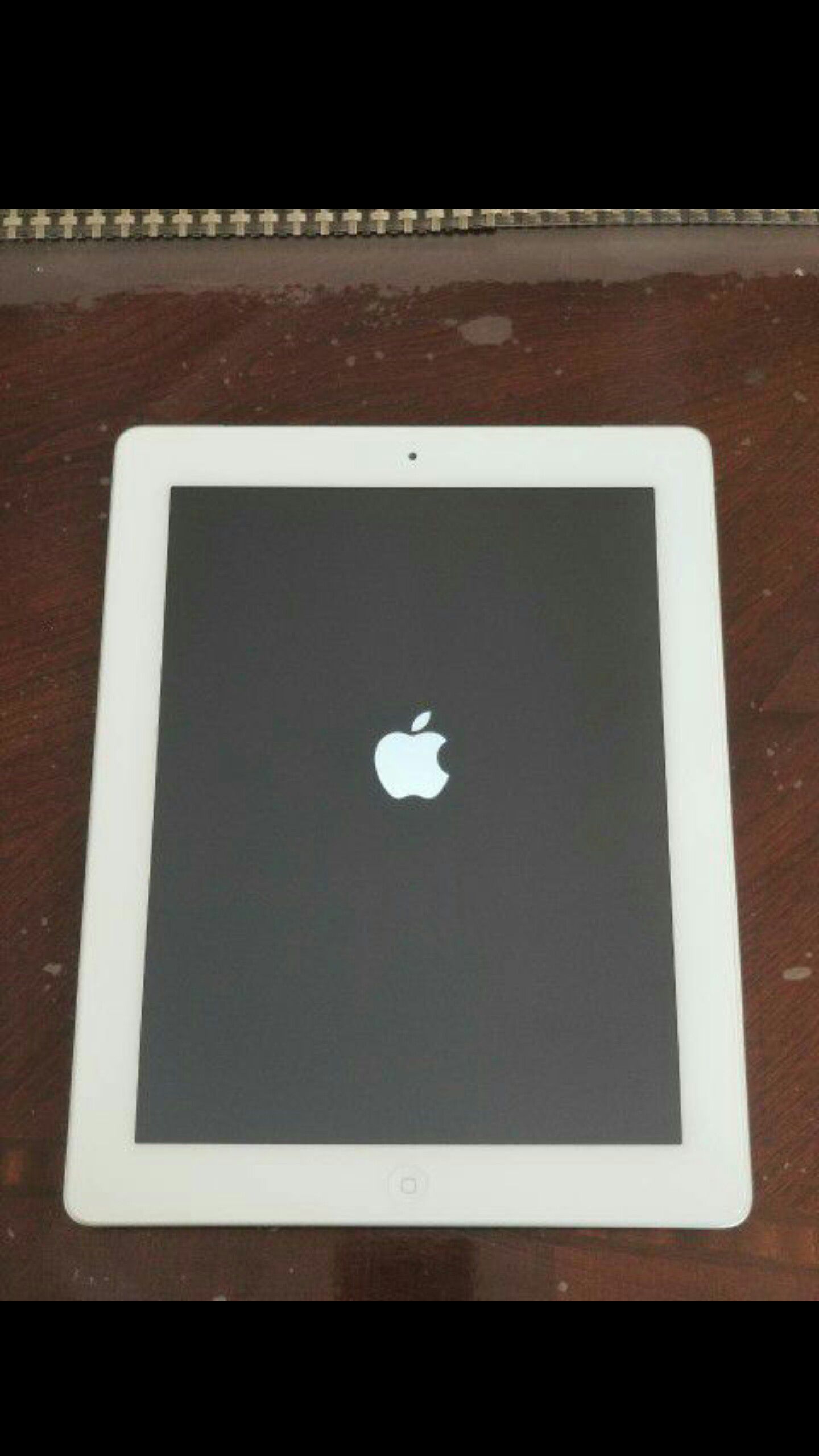 IPad 3rd generation, Cellular and Wi-Fi Internet access, UNLOCKED, Usable with Wi-Fi and SIM, Excellent condition