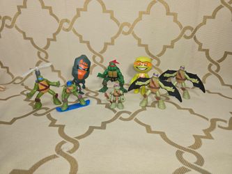 Teenage Mutant Ninja Turtles Bundle Of 8 Toys Action Figures TMNT