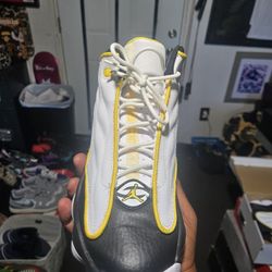 Nike Air Jordan Pro Strong
White Black Tour Yellow Men's Size 6.5 Or Women's Size 8 Excellent Condition With Replacement Box 