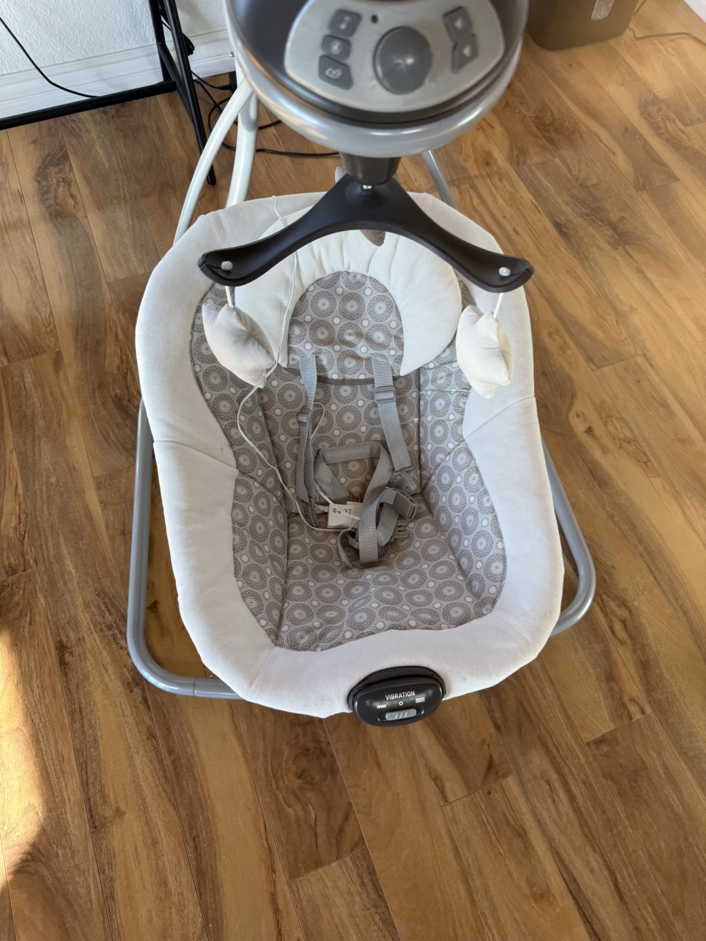GRACO BABY SWING 