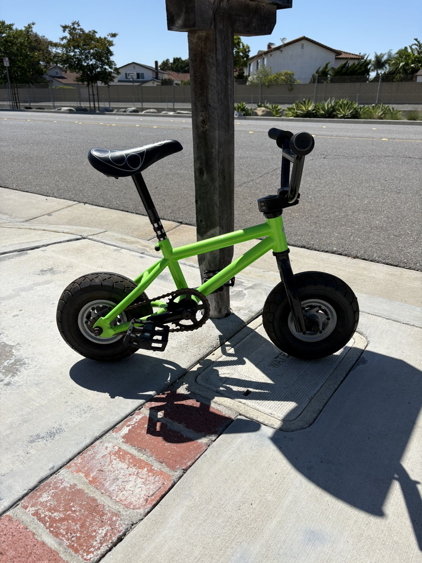 Brand New Convict, Bicycle 10 Inch