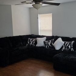 Living Room Sectional-black