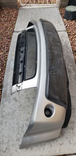 2006 CHEVY EQUINOX FRONT BUMPER  W/ FOGLIGHTS