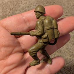 Vintage World War 2 flamethrower 2-1/2" Toy Soldier