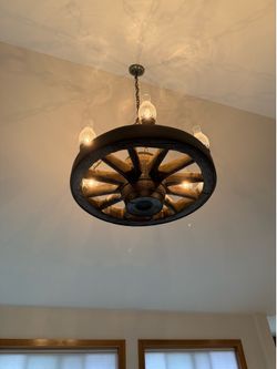 Wagon wheel light fixture