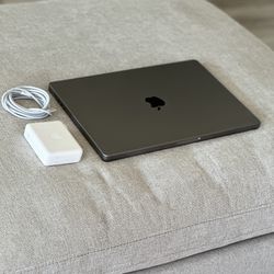 MacBook Pro 16 inch - Like New
