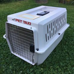 Petmate Pet Taxi Small Dog or Medium Cat Kennel Crate Carrier 24" Long