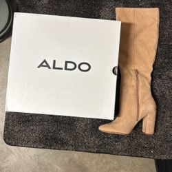 New women, Aldo boots