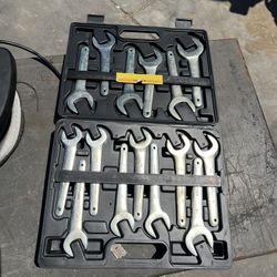 Pittsburgh 15 Piece Wrench set