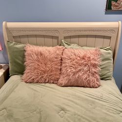 Girls Bedroom Set w/ Dresser, Mirror & Nightstand