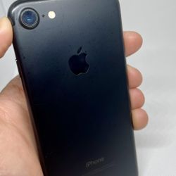 iPhone 7 32gb BLACK(UNLOCKED)