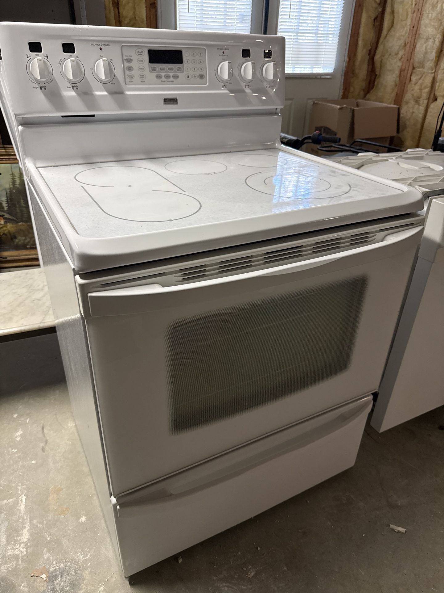 Kenmore - Like new Stove