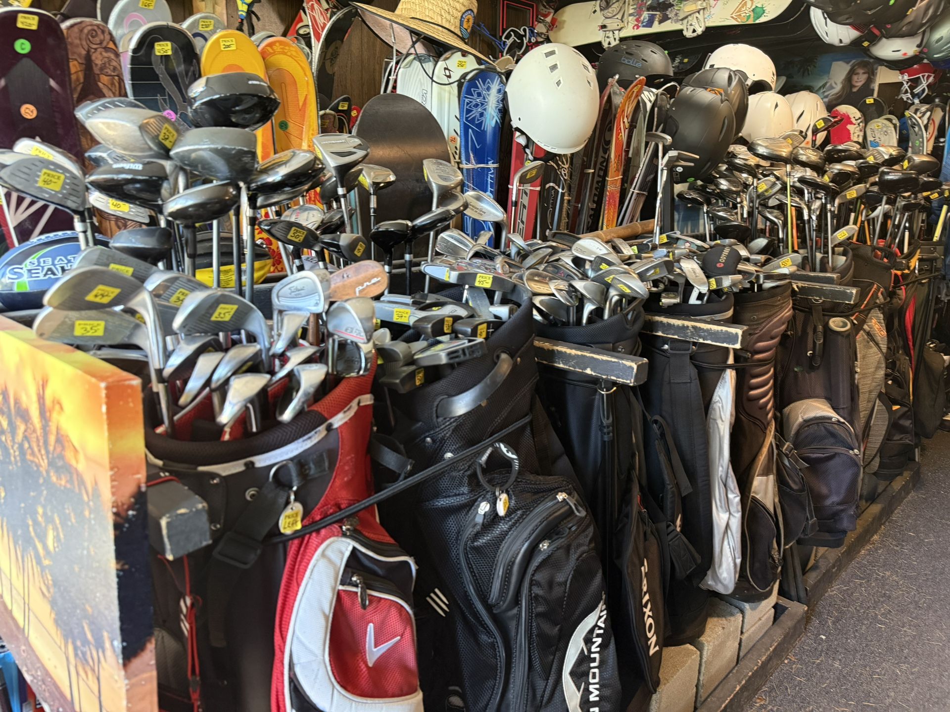 Golf Clubs, Golf balls, and Golf bags At Maui Ski And golf