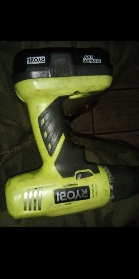 Ryobi drill 18v with charger