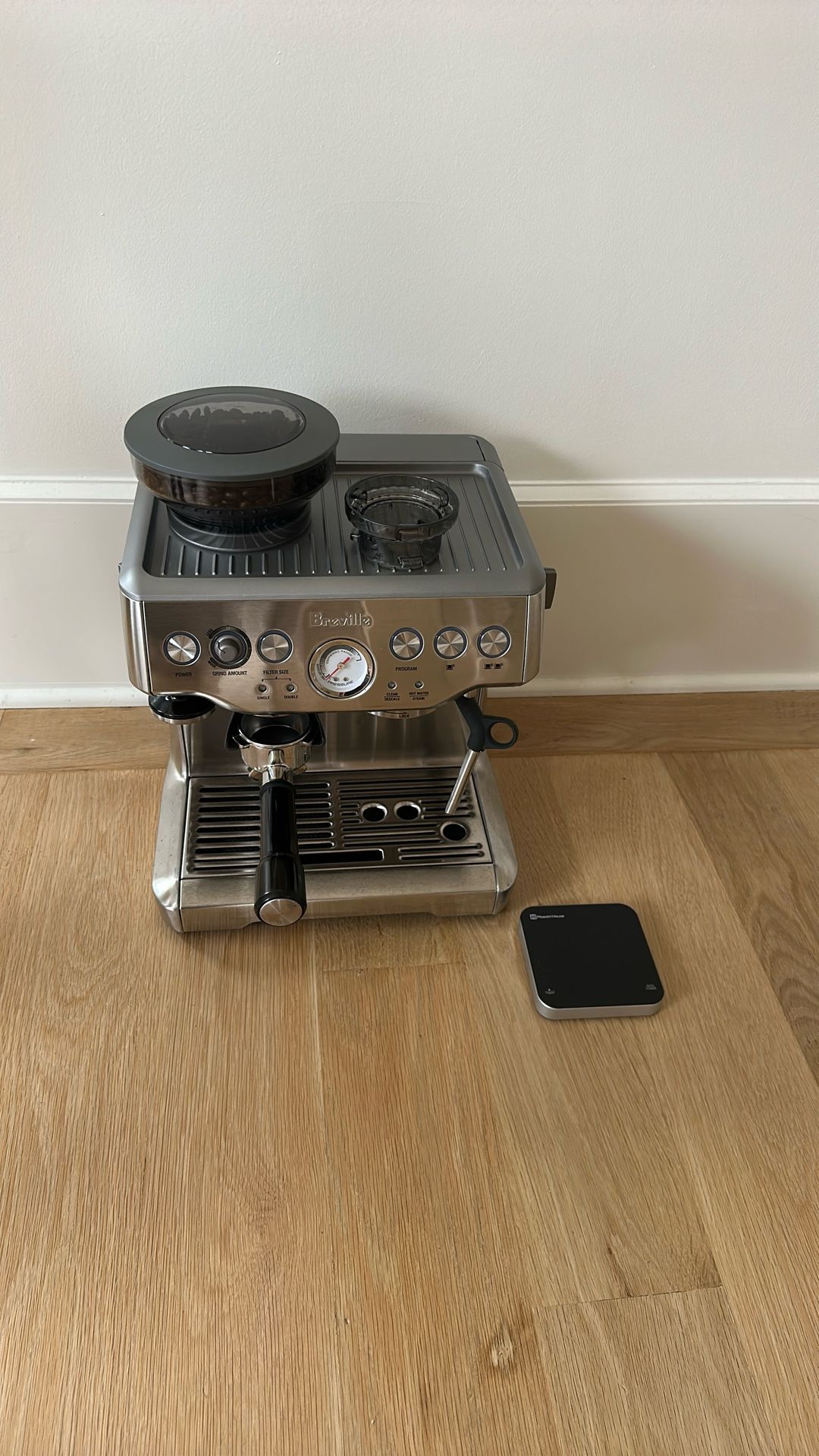 Breville Espresso Machine with electronic scale and grind aid