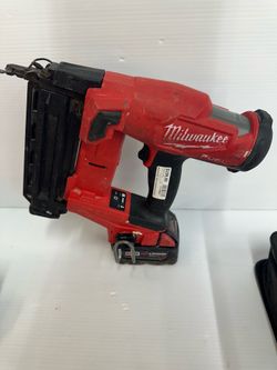 Milwaukee 18 gauge battery Brad nailer
