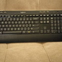Logitech K520 Wireless Keyboard & Mouse 