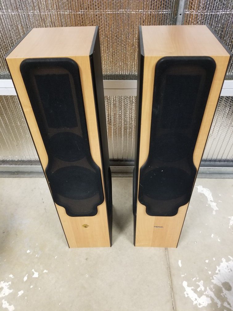 **Price Reduced** MixSonic Tower Speakers
