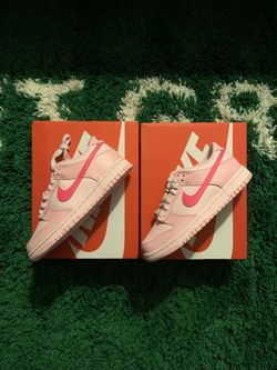 Nike Dunk Triple Pink 