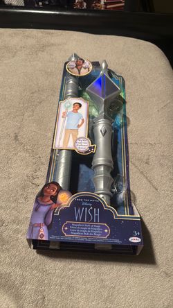 Disney Wish staff