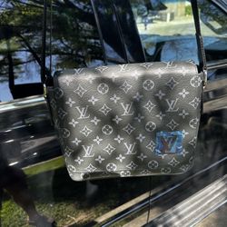 Louis Vuitton District 