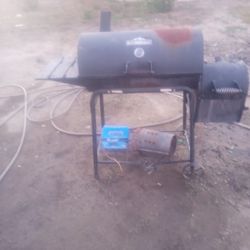 Se Vende Vende Asador De Carvon