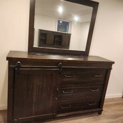 Bob's Montana Brown Bedroom Set And Entertainment Center