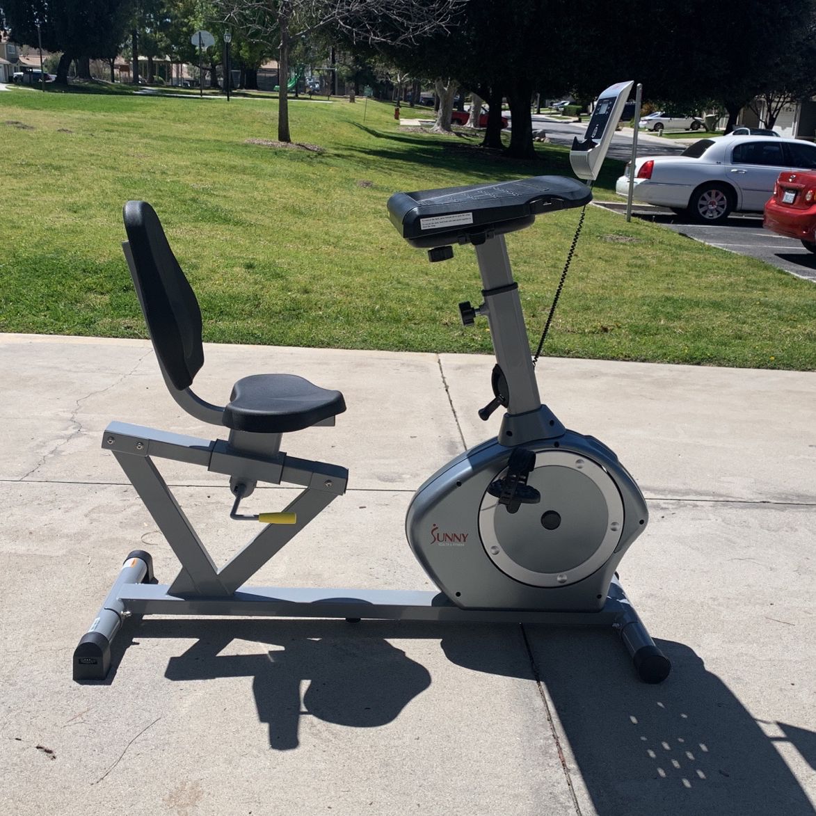 Sunny Health And Fitness Exercise Bike 