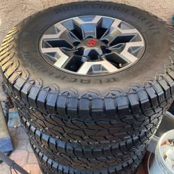 JUEGO DE RRINES PARA TROCAS TOYOTA TACOMA R4  SECOYA YANTAS SEMINUEBAS MEDIDA 16