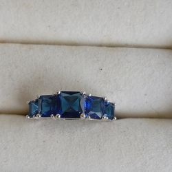 14kt White Gold Blue Sapphire Ring Size 6