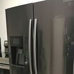 BLACK  STAINLESS. SAMSUNG 
