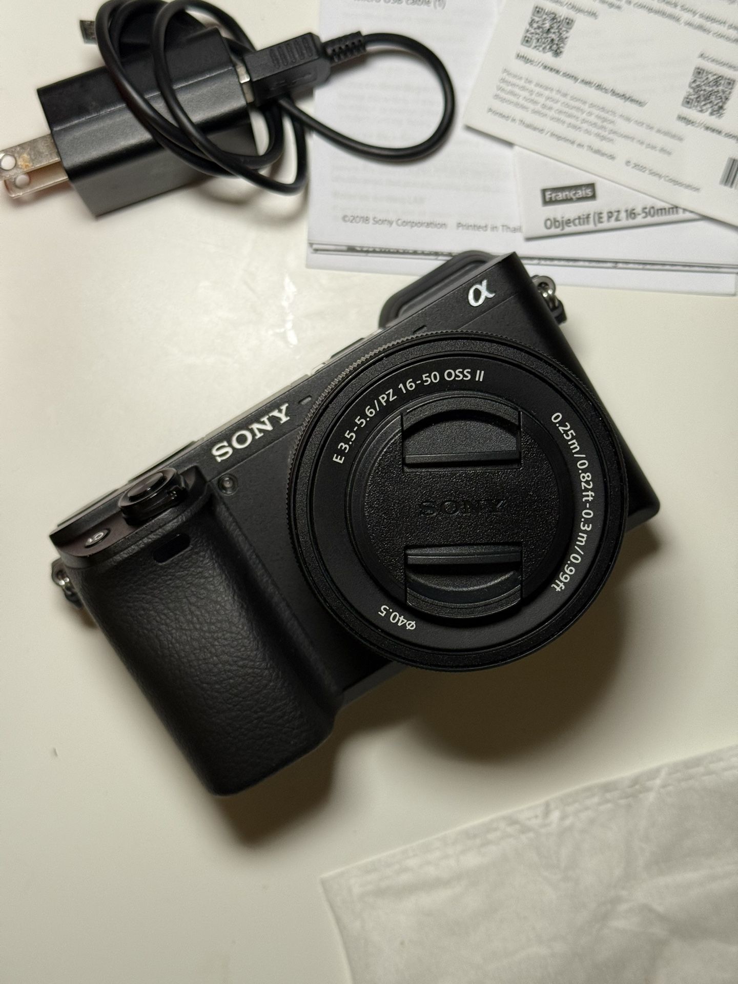 Sony A6400 Mirrorless Camera Bundle – Excellent Condition