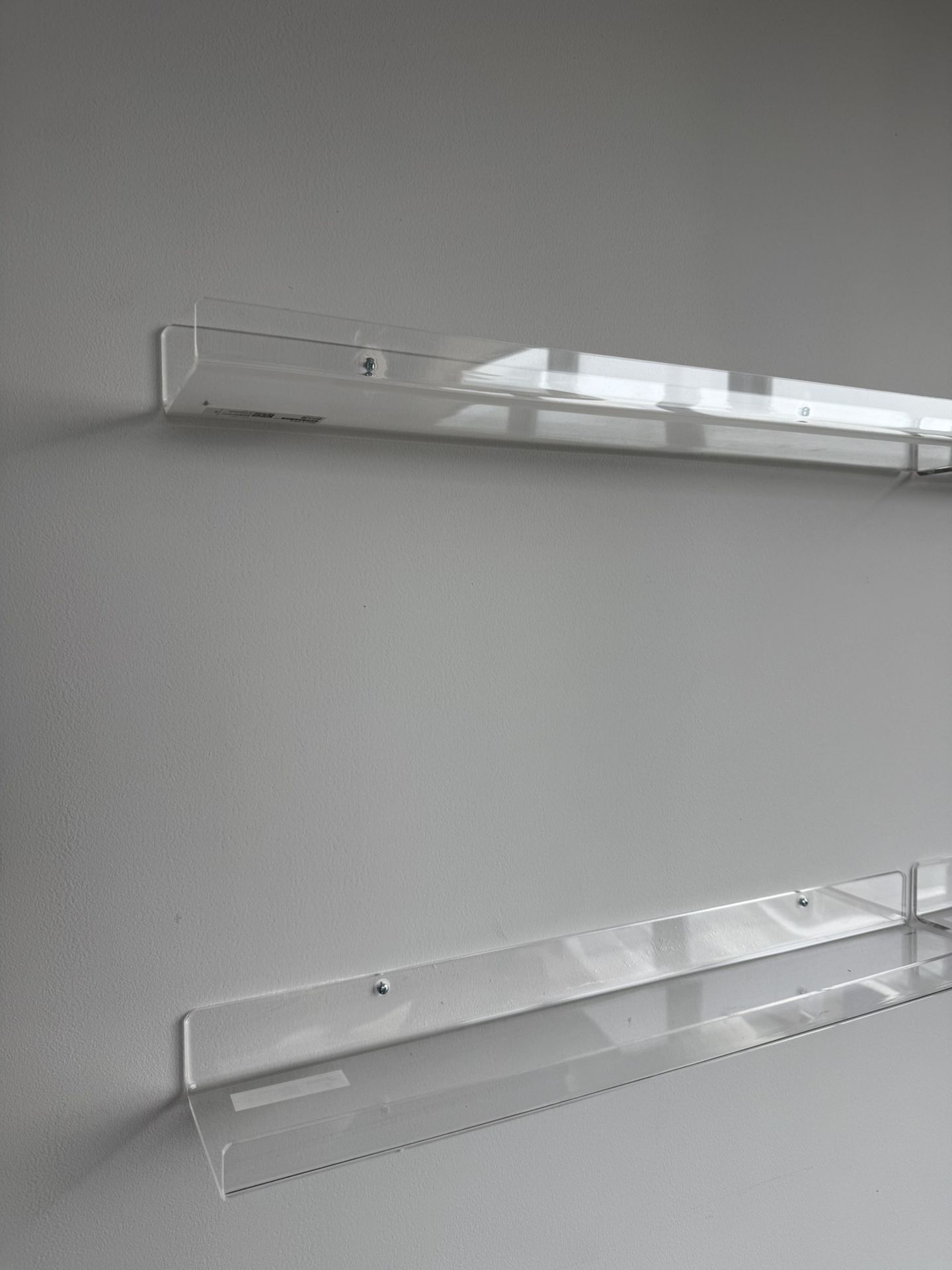 4 Clear ikea shelves