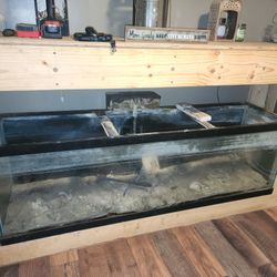 125 Gallon Fish Tank With Accessories 