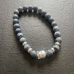 New Classic Sliver Plated Buddha Beads Bracelets&Bangles Charm (Nuevo).     FIRM.                                        NO TRADES.        NO SHIPPING