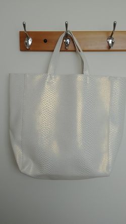 Ladies hand bag/ Beach Bag. With a cool textured design.