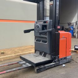 Toyota Order Picker Forklift 
