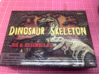 Dinosaur Skeleton dig and assemble kit