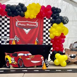 Party Garland Set Up 