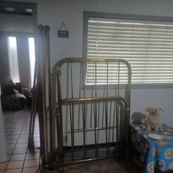 VINTAGE  BRASS XLARGE  TWIN FRAME  SIMMONS COMPANY